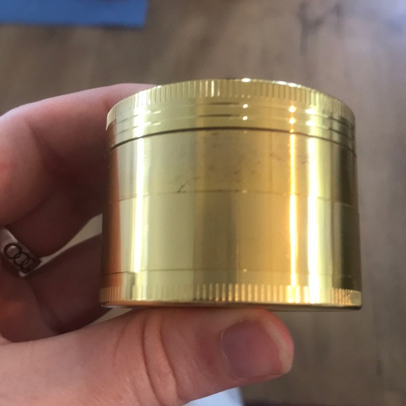 Dalmatian Print Herb Grinder with Scraper - Picture 4 of 4